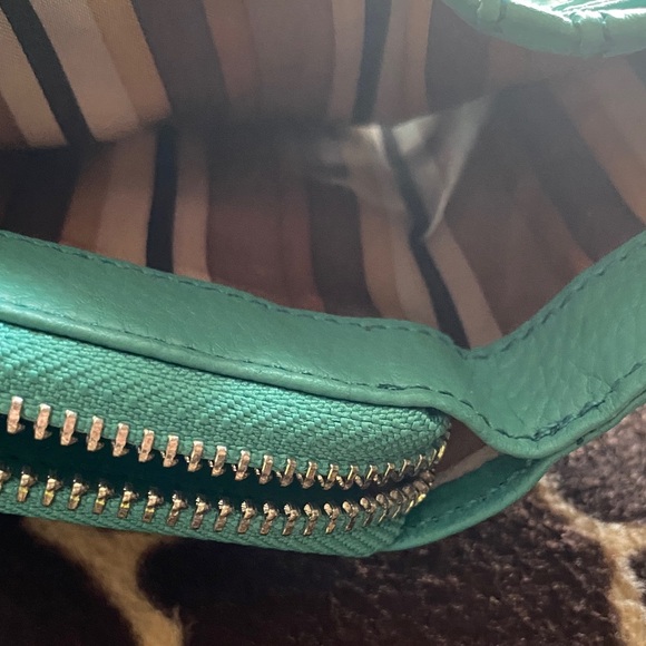 Vintage Tignanello Turquoise Leather Wallet - Picture 8 of 11